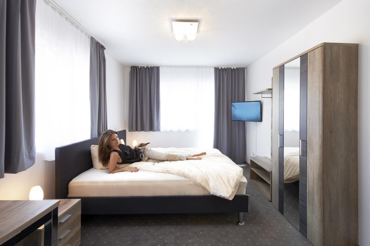 Hotel New In Gaimersheim Buitenkant foto