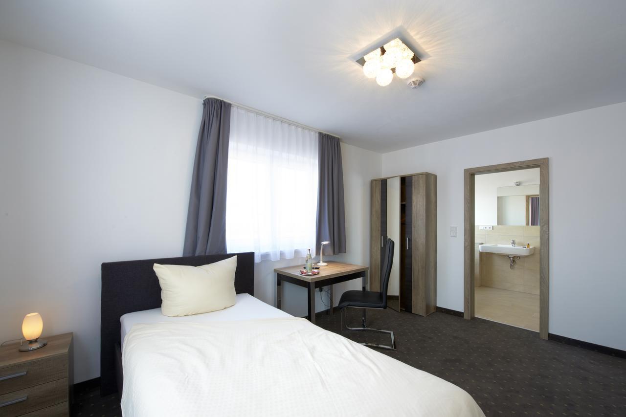 Hotel New In Gaimersheim Buitenkant foto