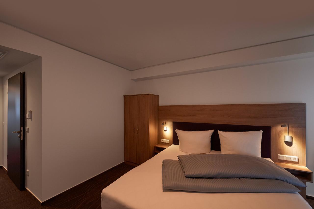 Hotel New In Gaimersheim Buitenkant foto